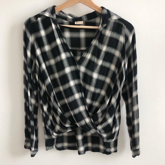 Hollister Cropped Flannel Blouse - Picture 1 of 4